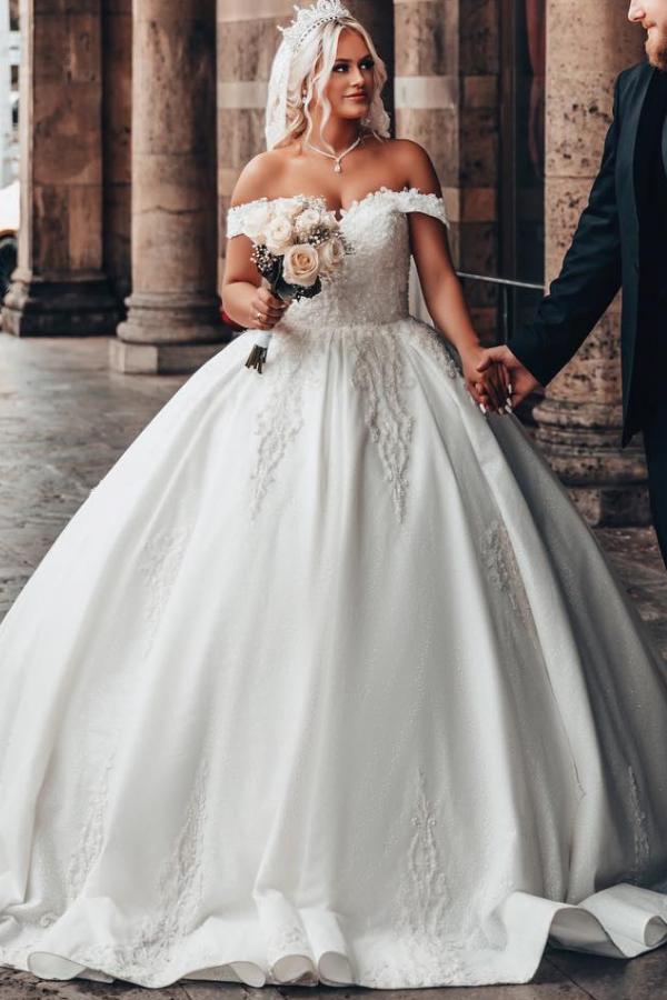 Plus Size White Ball Gown Off the Shoulder Sweetheart Satin Long Wedding Dress with Appliques