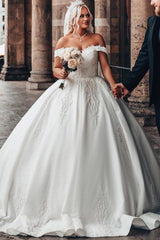 Plus Size White Ball Gown Off the Shoulder Sweetheart Satin Long Wedding Dress with Appliques