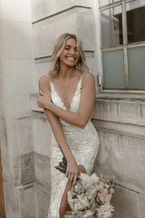 Chic Long Mermaid V-neck Backless Floral Lace Wedding Dress with Slit