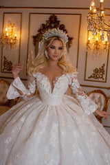 Elegant V-Neck Long Sleeves Sweetheart Floor Length Ball Gown Wedding Dress with Appliques