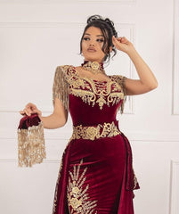 Long Scoop Neck Appliques Lace Floor Length Velvet Mermaid Formal Evening Dress With Split