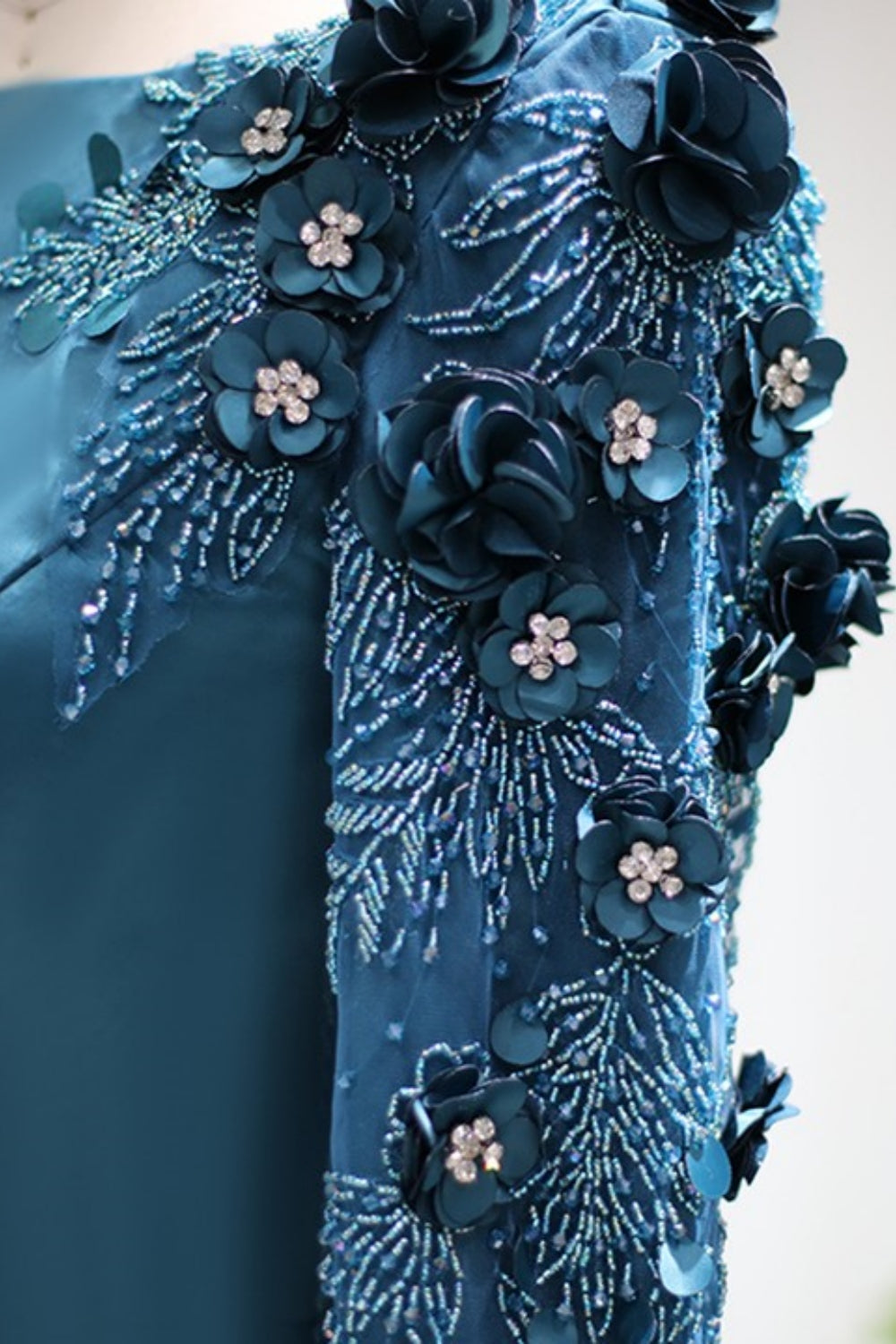 Long Sleeves Mermaid Satin Flower Beadings Formal Evening Dresses with Sweep Train