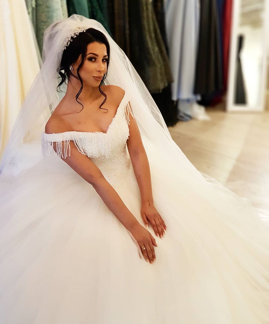 Elegant Long Off the Shoulder Beading Backless Tulle Floor Length Ball Gown Wedding Dress With Tassel
