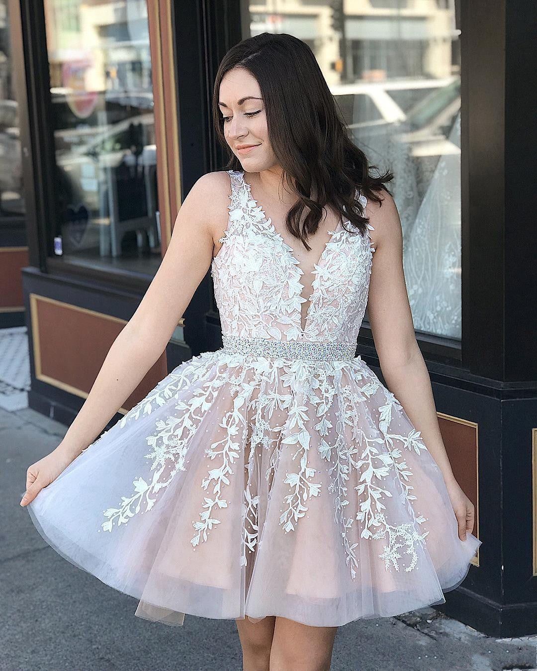 Short A-line V-neck Tulle Floral Lace Sleeveless Homecoming Dresses