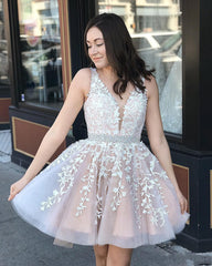Short A-line V-neck Tulle Floral Lace Sleeveless Homecoming Dresses