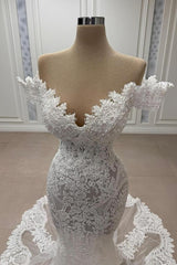 Off The Shoulder Lace Sweetheart Mermaid Long Wedding Dress
