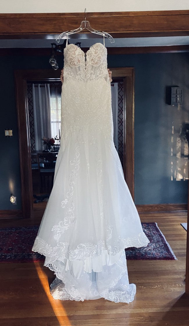 Long Lace Strapless Tulle Chapel Train Mermaid Wedding Dress