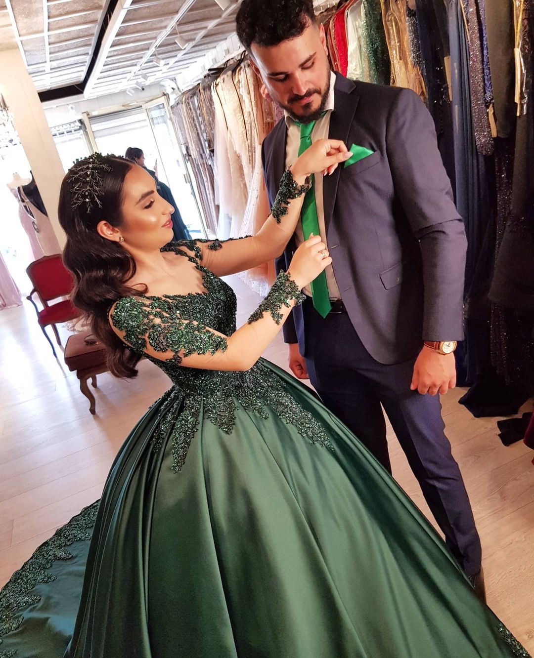 Elegant Long Ball Gown Sweetheart Satin Lace Prom dresses with Sleeves