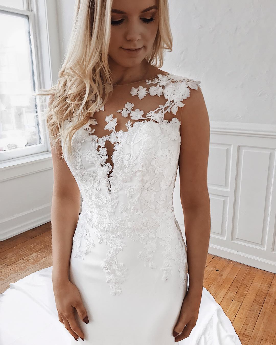 Elegant Long Tulle Lace Appliques White Mermaid Wedding Dresses