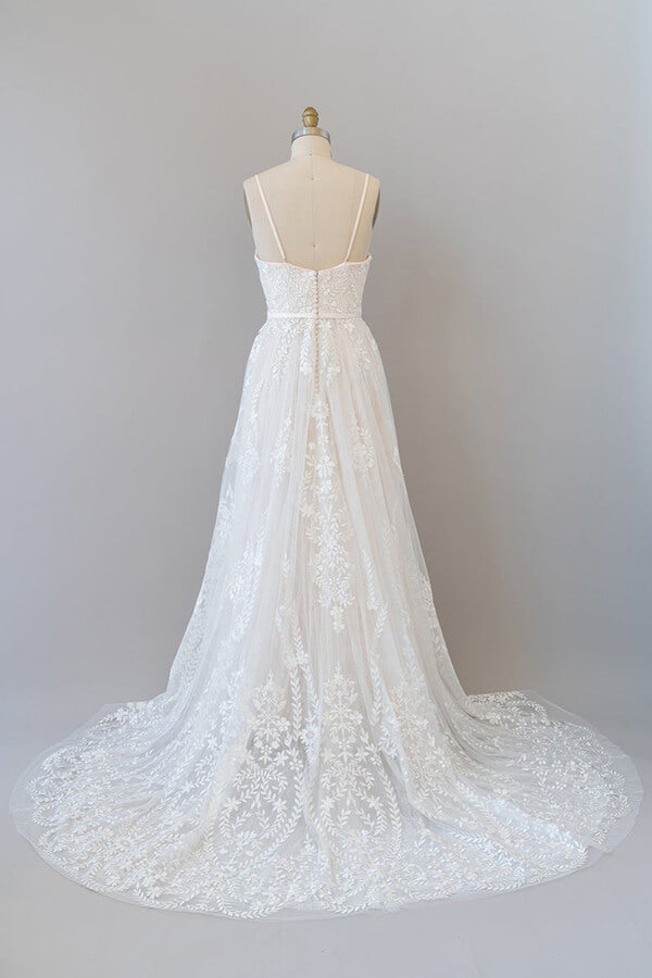 Chic Long A-line Spaghetti Strap Appliques Tulle Wedding Dress