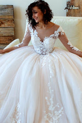 Long Lace-up Appliques Tulle Ball Gown Wedding Dress with Sleeves