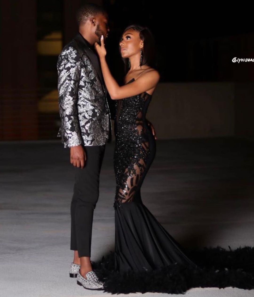 Black Strapless Appliques Lace Mermaid Long Prom Dress