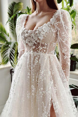 Scoop Neck Long Sleeve Tulle Floor Length Wedding Dress with Appliques Lace