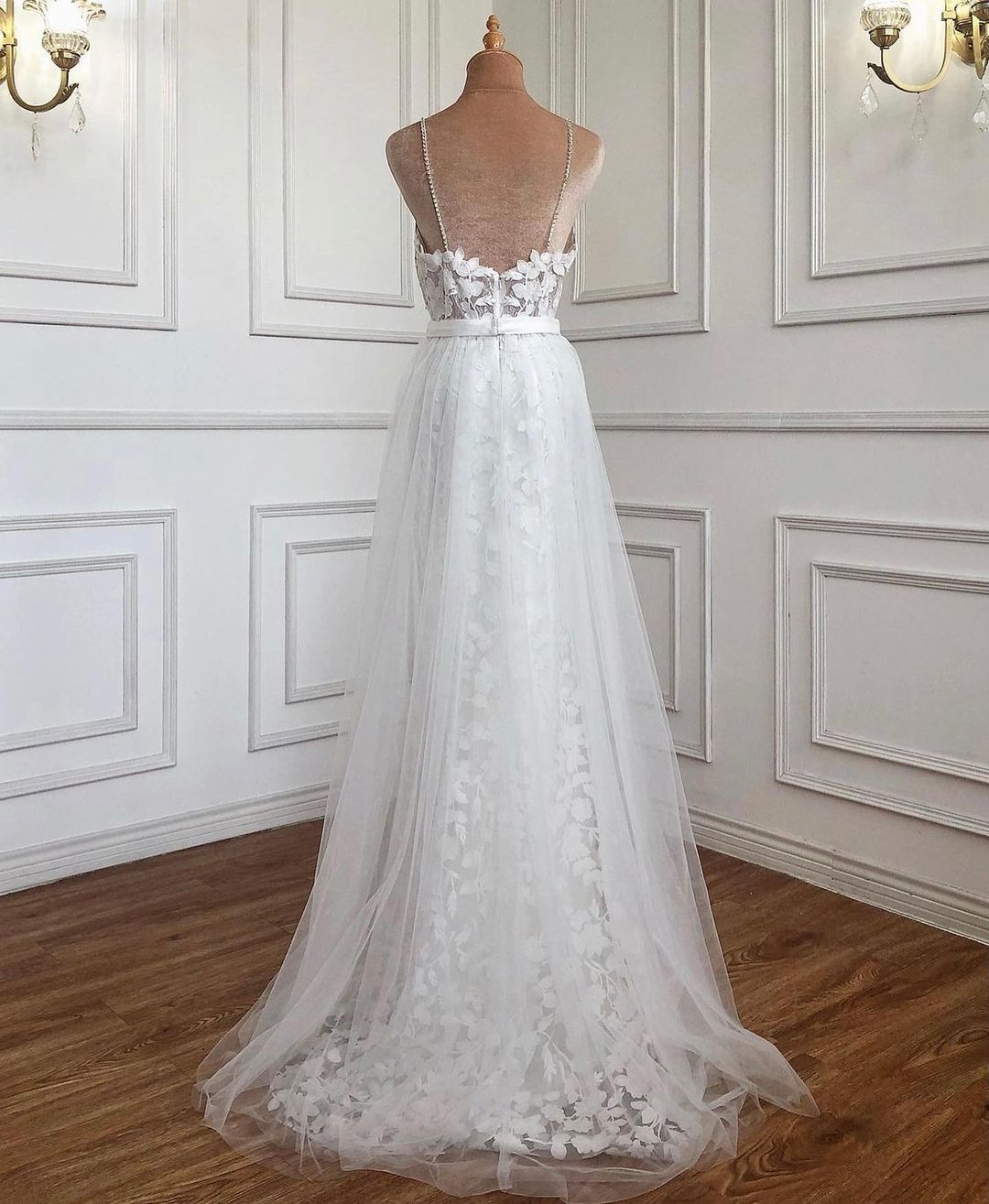 Elegant Long A-line V-neck Lace Open Back Wedding Dress with Slit