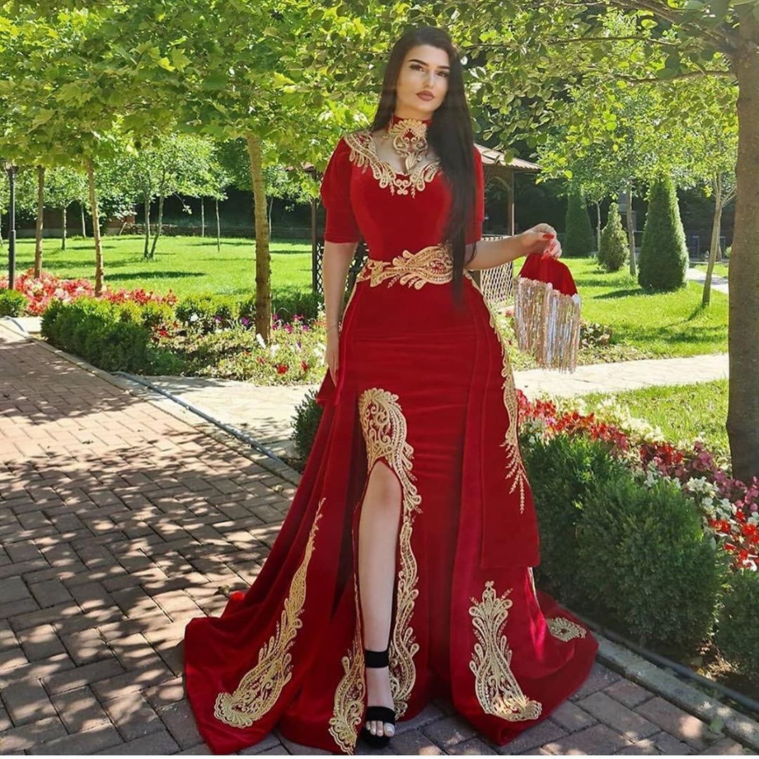 Long Sweetheart Appliques Lace Mermaid Split Velvet Formal Evening Dresses with Sleeves