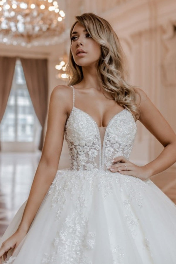 Beautiful Long Ball Gown Sweetheart Tulle Backless Lace Wedding Dresses