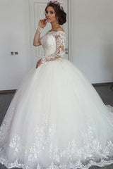 Beautiful Long Sleeve Off the Shoulder Appliques Lace Ball Gown Wedding Dress