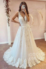 Elegant Long A-line Tulle Lace Appliques Wedding Dress