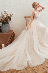 Elegant Long Sweetheart Appliques Lace Backless Tulle A-line Wedding Dress