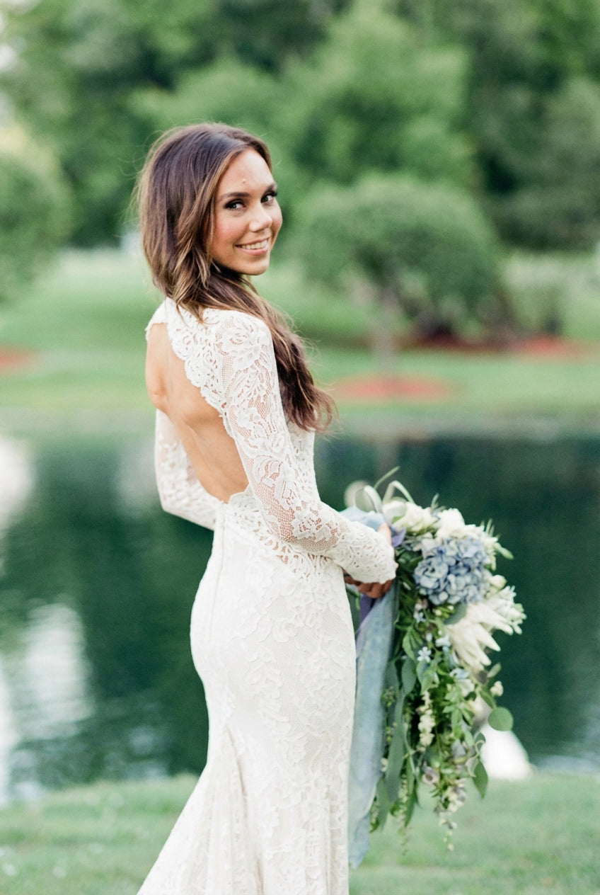 Elegant Mermaid Backless Long Sleeves V-neck Lace Wedding Dress
