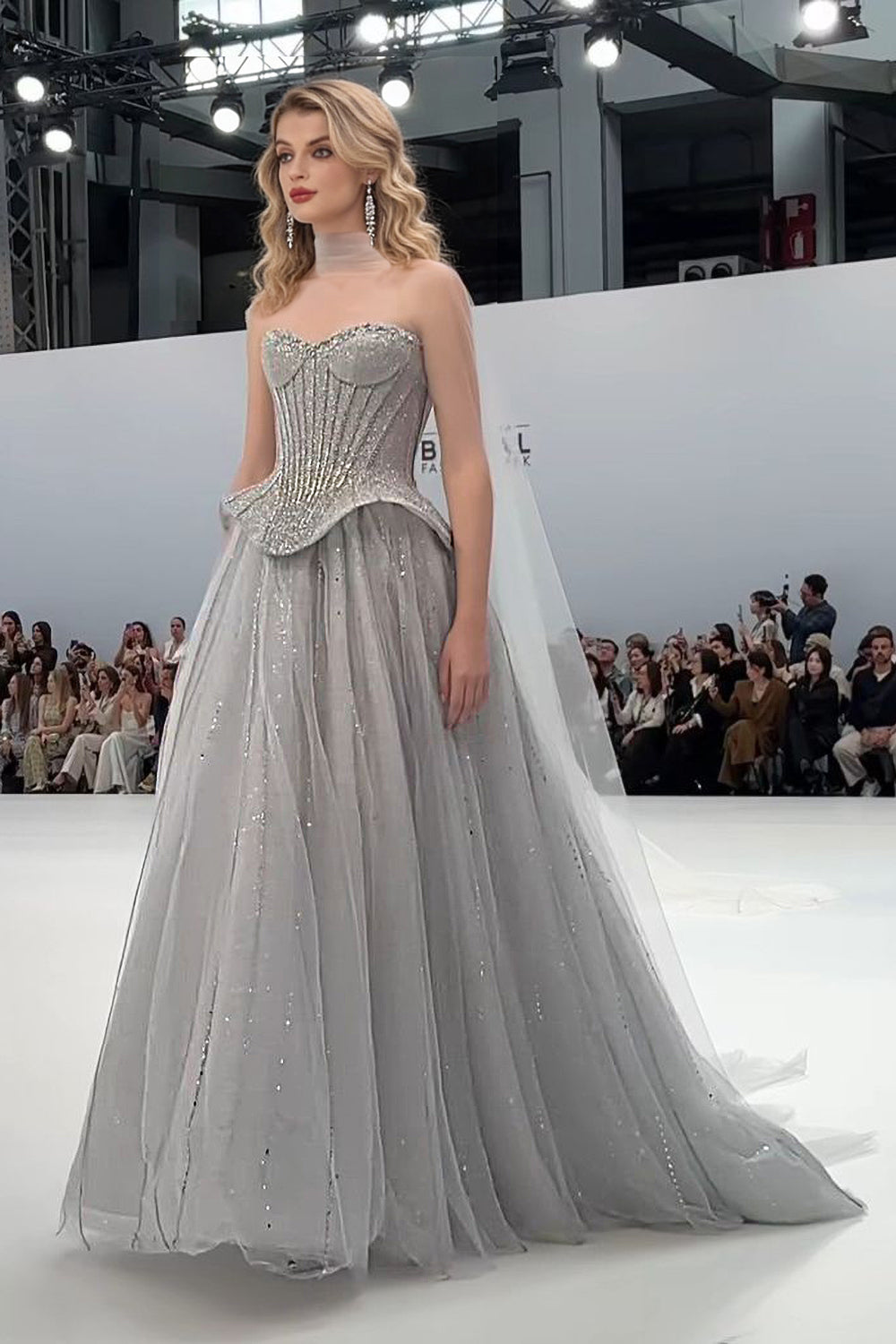 Elegant Sweetheart Strapless A-line Tulle Evening Dress with Rhinestones