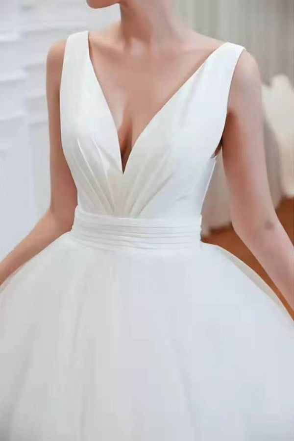 Elegant White Long Ball Gown V-neck Court Train Tulle Wedding Dresses
