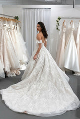 Gorgeous Long A-line Spaghetti Straps Tulle Lace Backless Wedding Dress