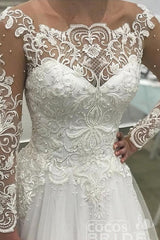 Gorgeous Long Sleeves A-line Tulle Beads Wedding Dress