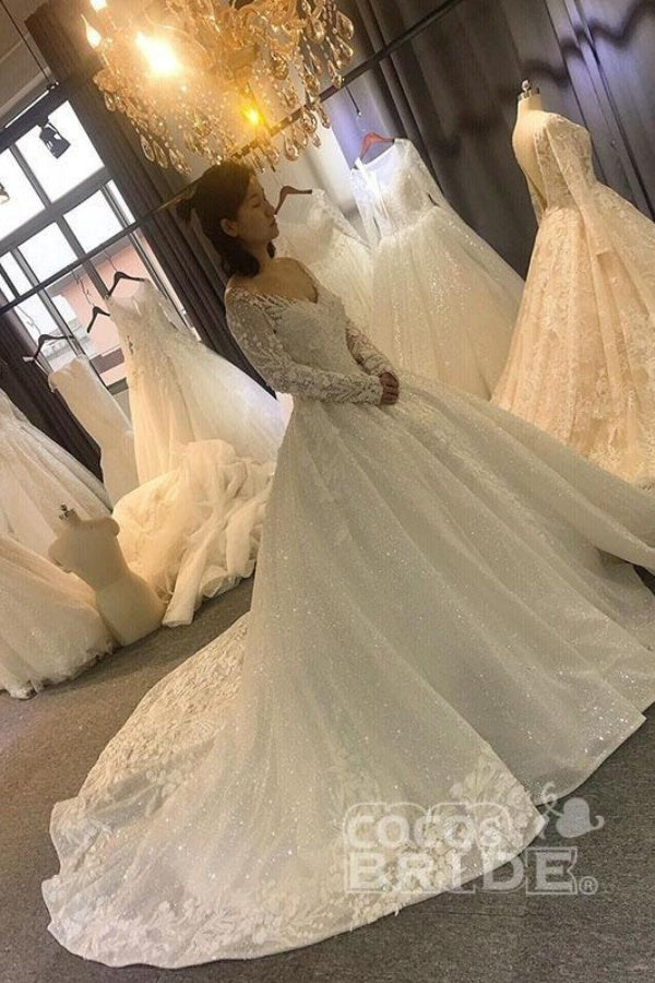 Gorgeous Long Sleeves V Neck Tulle Lace Ball Gown Wedding Dresses