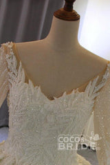 Gorgeous Long Sleeves V Neck Tulle Lace Ball Gown Wedding Dresses