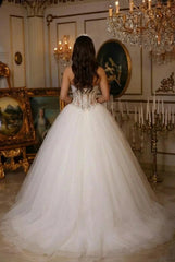 Long Ball Gown Sweetheart Floor Length Lace Tulle Sleeveless Wedding Dress