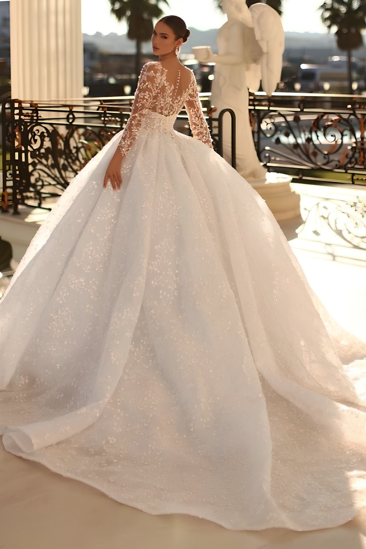 Long Ball Gown Sweetheart Tulle Lace Appliques Wedding Dresses with Sleeves