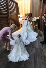 Luxury Long Ball Gown Off the Shoulder Appliques Lace Tulle Wedding Dresses