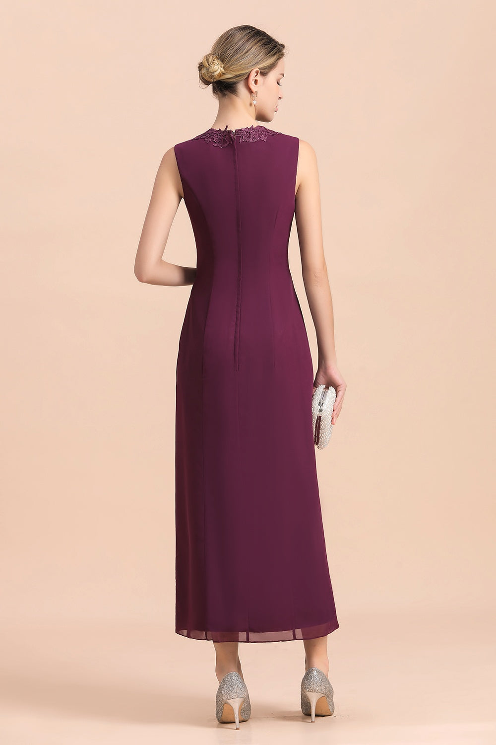 V-neck Elegant Sleeveless Lace Appliques Mother of Bride Dress With Wraps