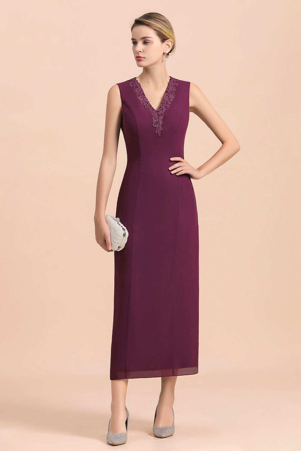 V-neck Elegant Sleeveless Lace Appliques Mother of Bride Dress With Wraps