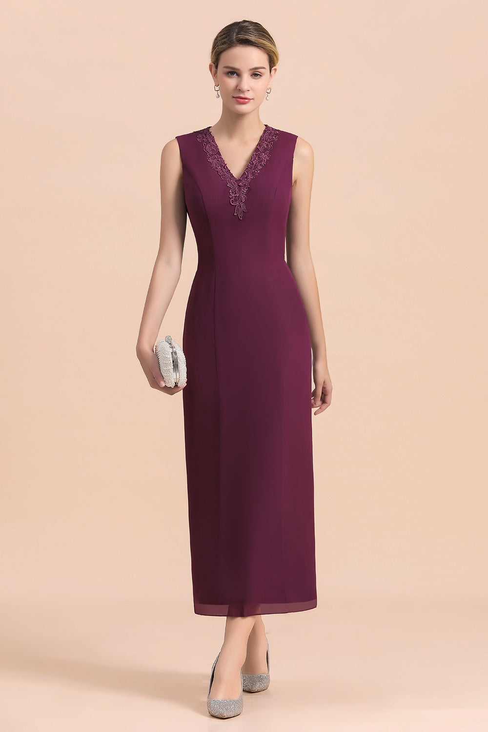 V-neck Elegant Sleeveless Lace Appliques Mother of Bride Dress With Wraps