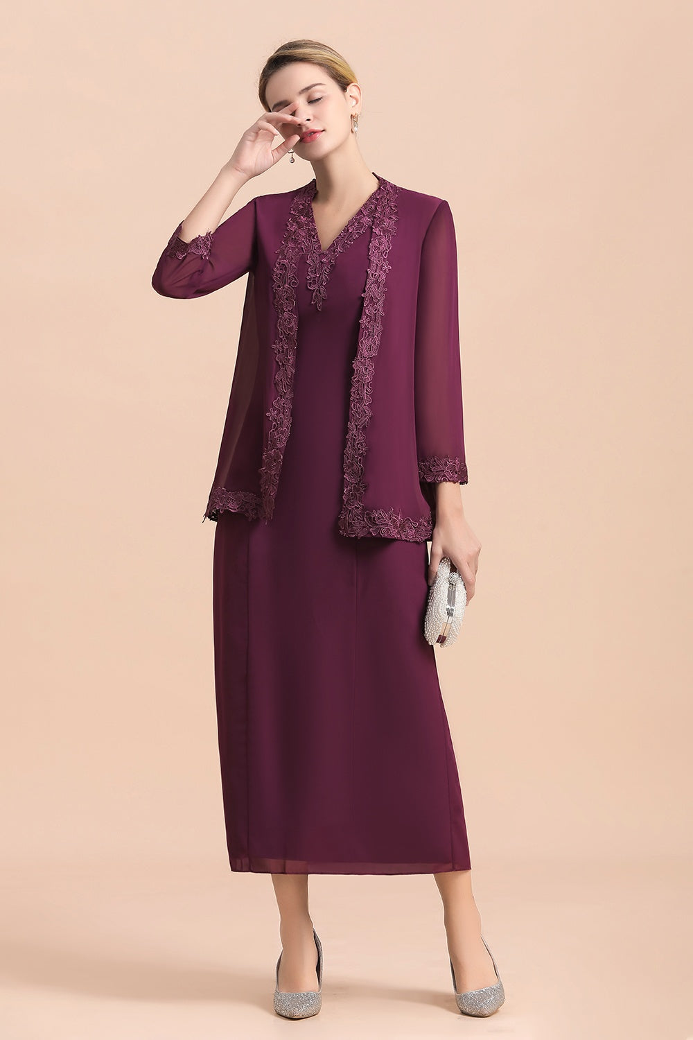 V-neck Elegant Sleeveless Lace Appliques Mother of Bride Dress With Wraps