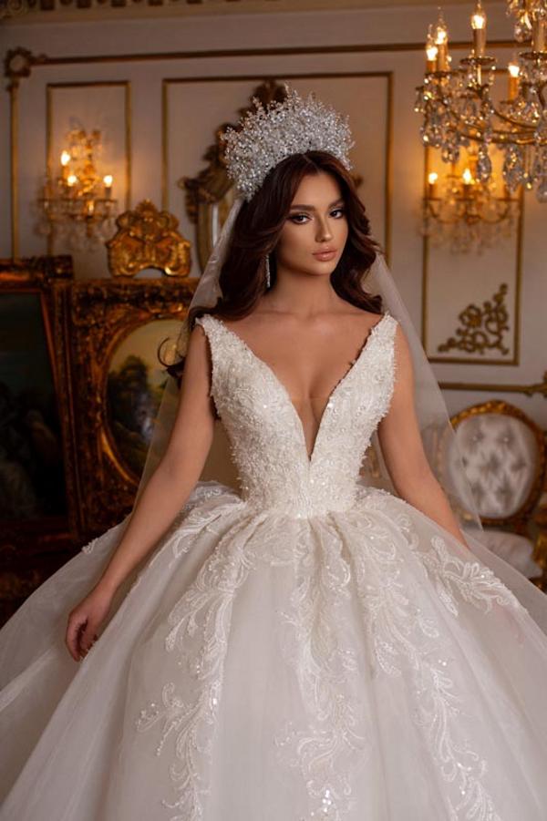 Luxury White Long Ball Gown V-neck Backless Tulle Lace Wedding Dress