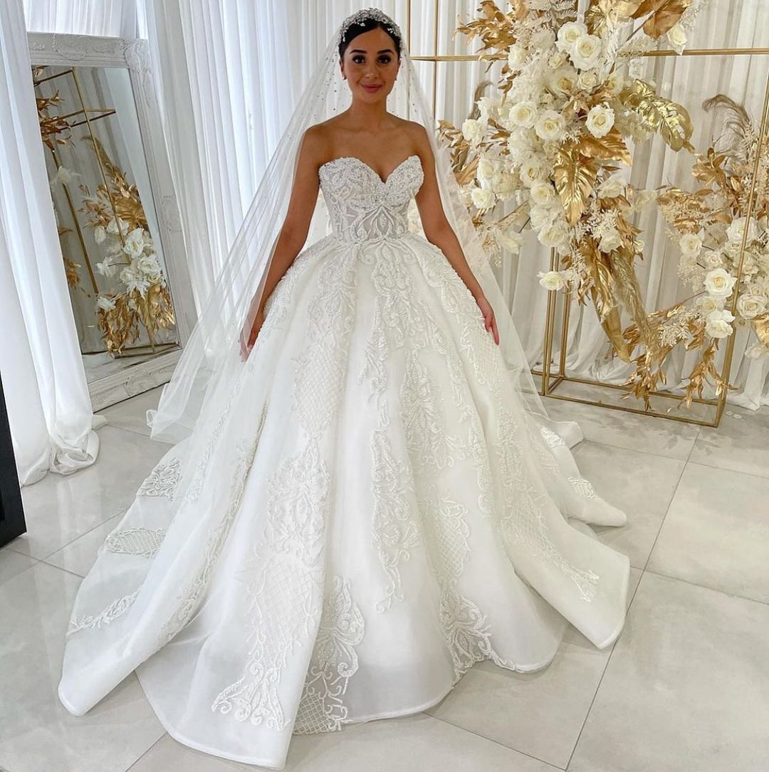 Long Ball Gown Sweetheart Tulle Lace Appliques Wedding Dress
