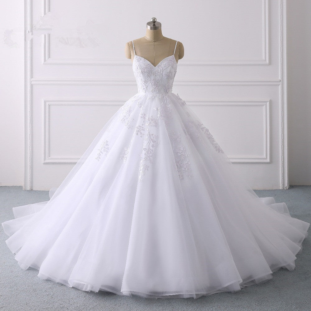 Glamorous Long Ball Gown Spaghetti Straps V-Neck Tulle Wedding Dress with Appliques Lace