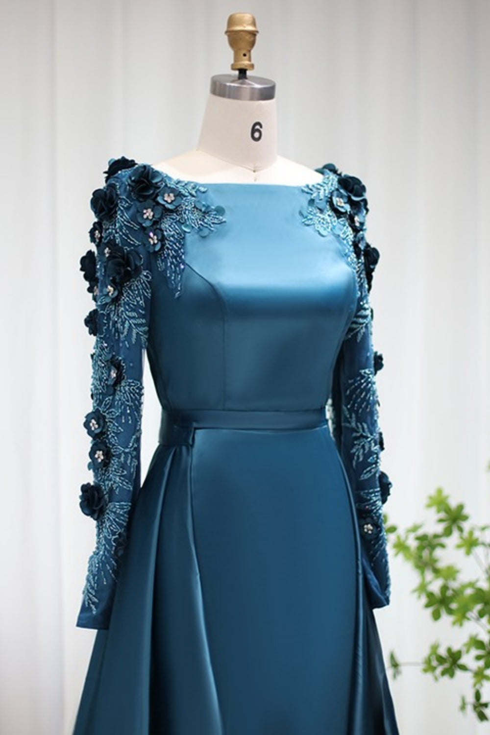 Long Sleeves Mermaid Satin Flower Beadings Formal Evening Dresses with Sweep Train