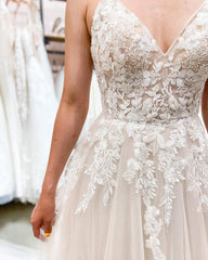 Elegant Long A-line V-neck Lace Tulle Backless Wedding Dresses