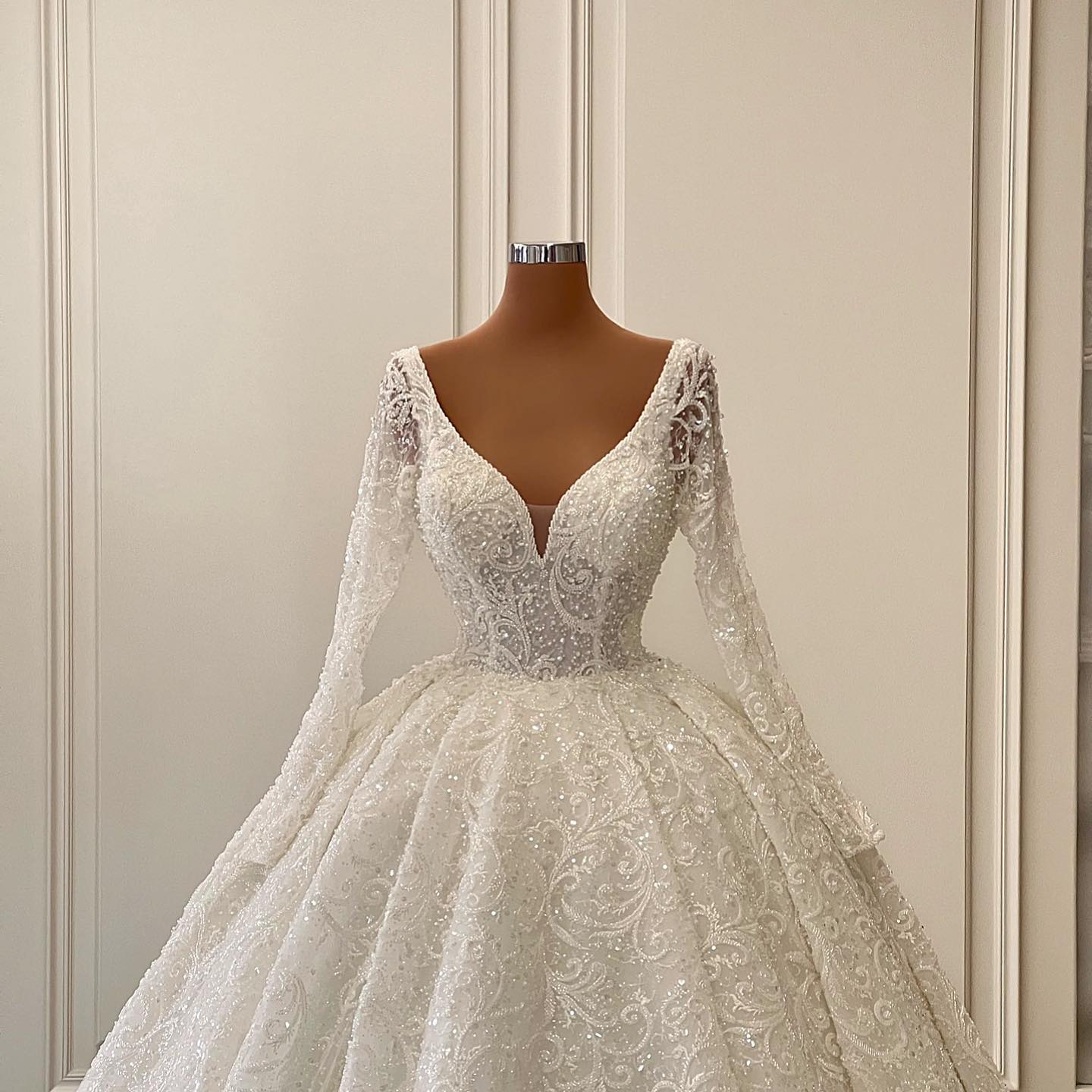 Charming V-neck Long Sleeves Ball Gown Floor Length Chapel Lace Wedding Dress