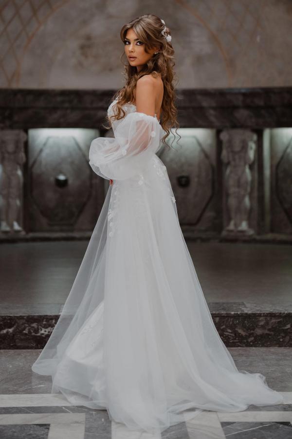 Elegant Mermaid Strapless Tulle Lace Long Appliques Wedding Dress with Sleeves