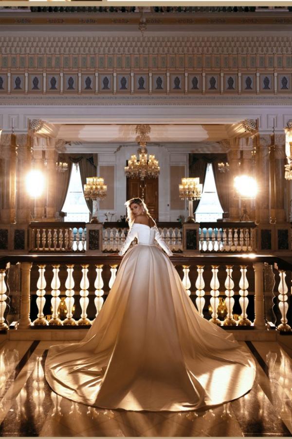 Charming Mermaid Strapless Off the Shoulder Long Sleeves Satin Wedding Dress