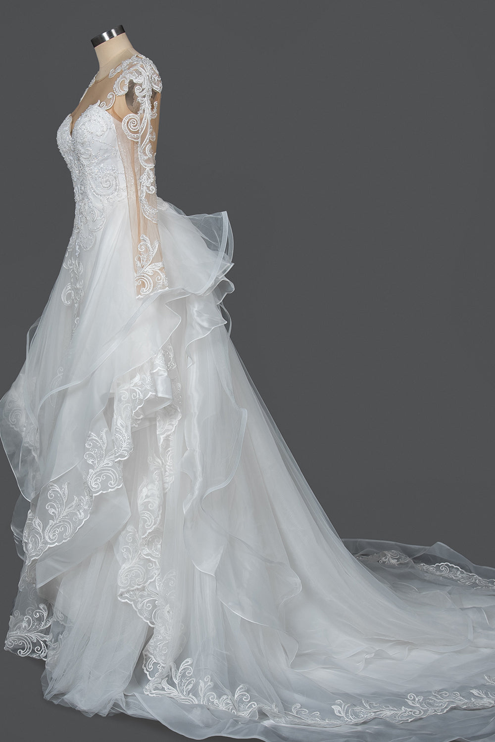 Long Tulle Lace Appliques Ruffles Ball Gown Wedding Dresses with Long Sleeve