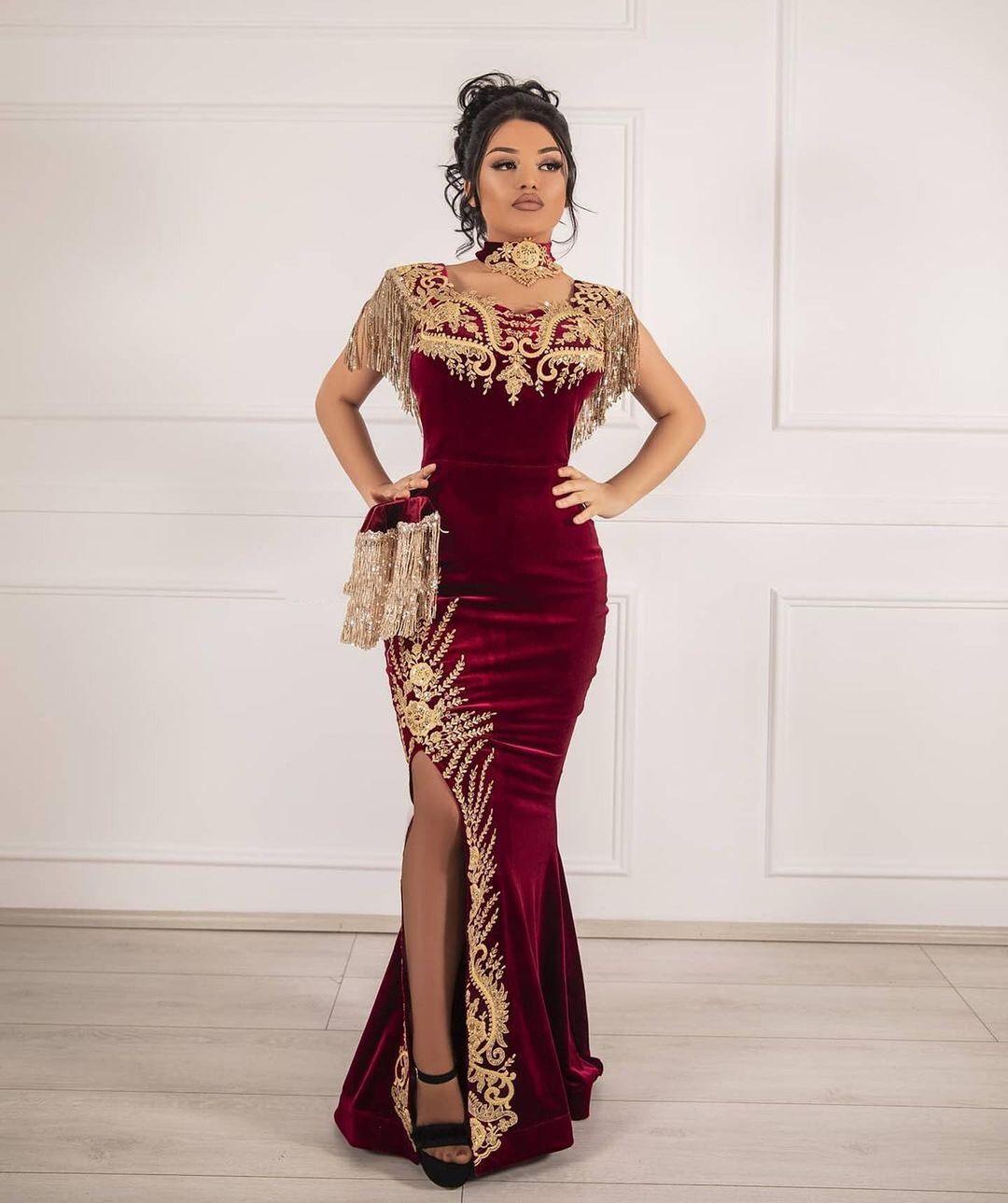 Long Scoop Neck Appliques Lace Floor Length Velvet Mermaid Formal Evening Dress With Split