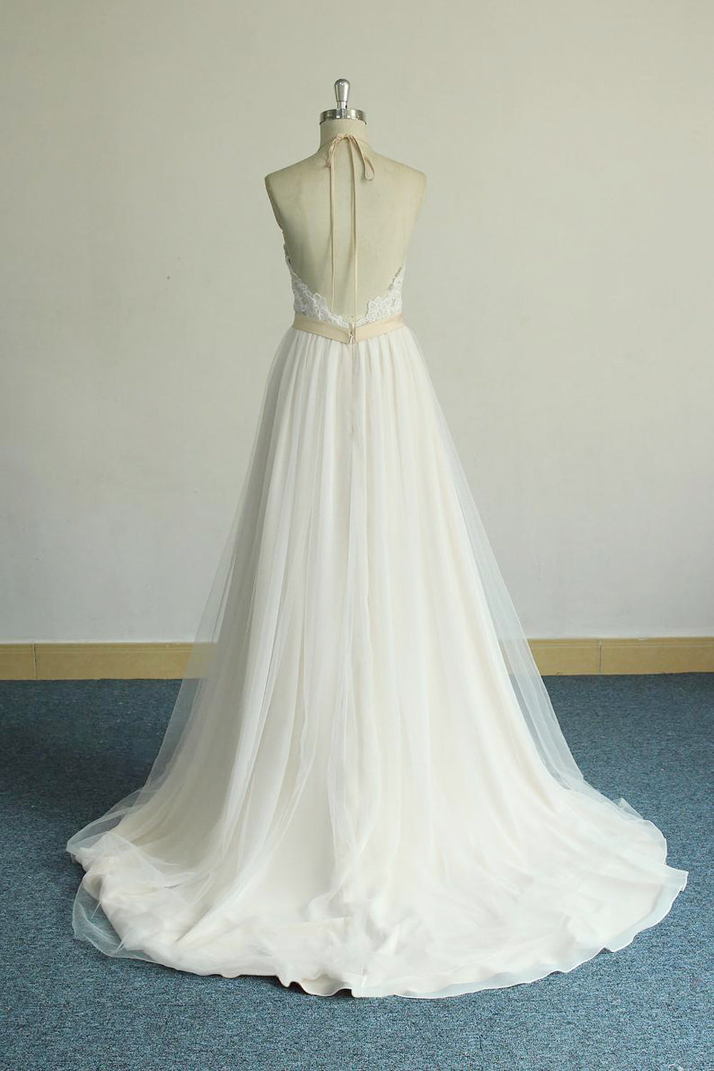Elegant Long Halter Lace Tulle A-line Wedding Dress