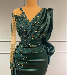 V-neck Long Sleeve Appliques Lace Floor Length Ruffles Mermaid Formal Evening Dress