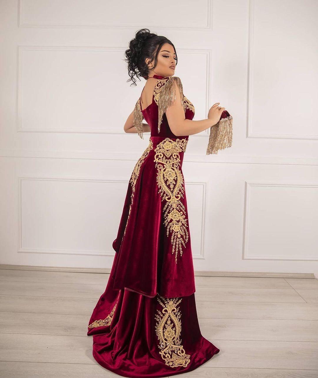 Long Scoop Neck Appliques Lace Floor Length Velvet Mermaid Formal Evening Dress With Split